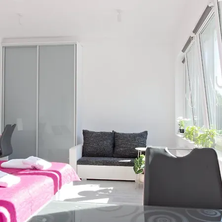 Apartment Lc & B52
