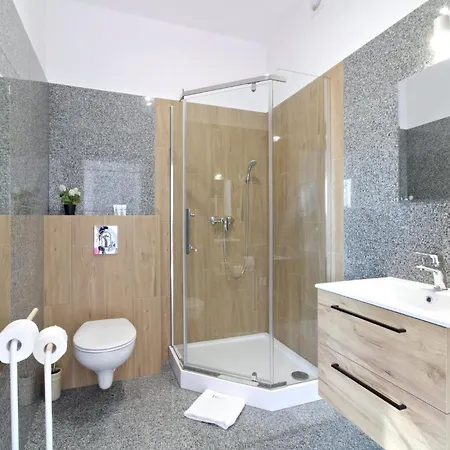 Apartment Lc & B52
