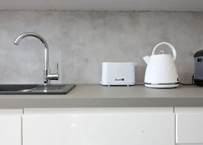 Lc & B52 アパート *