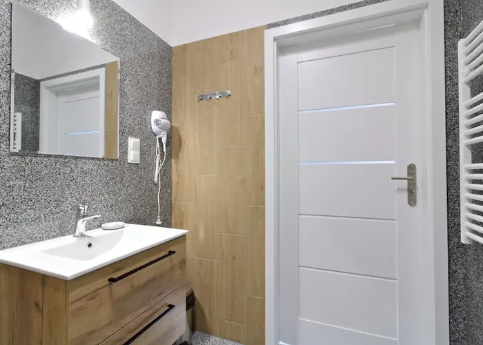 Lc & B52 アパート *