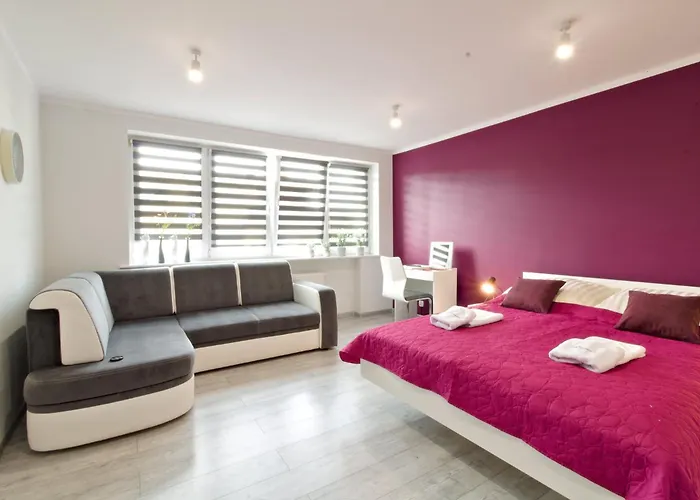 Lc & B52 アパート *